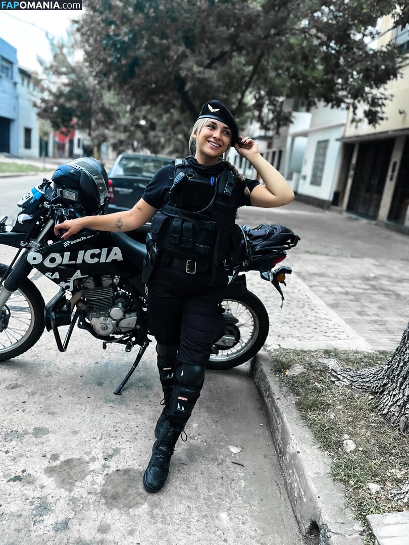 In And Out Uniform Nu OnlyFans  Foto vazada #25