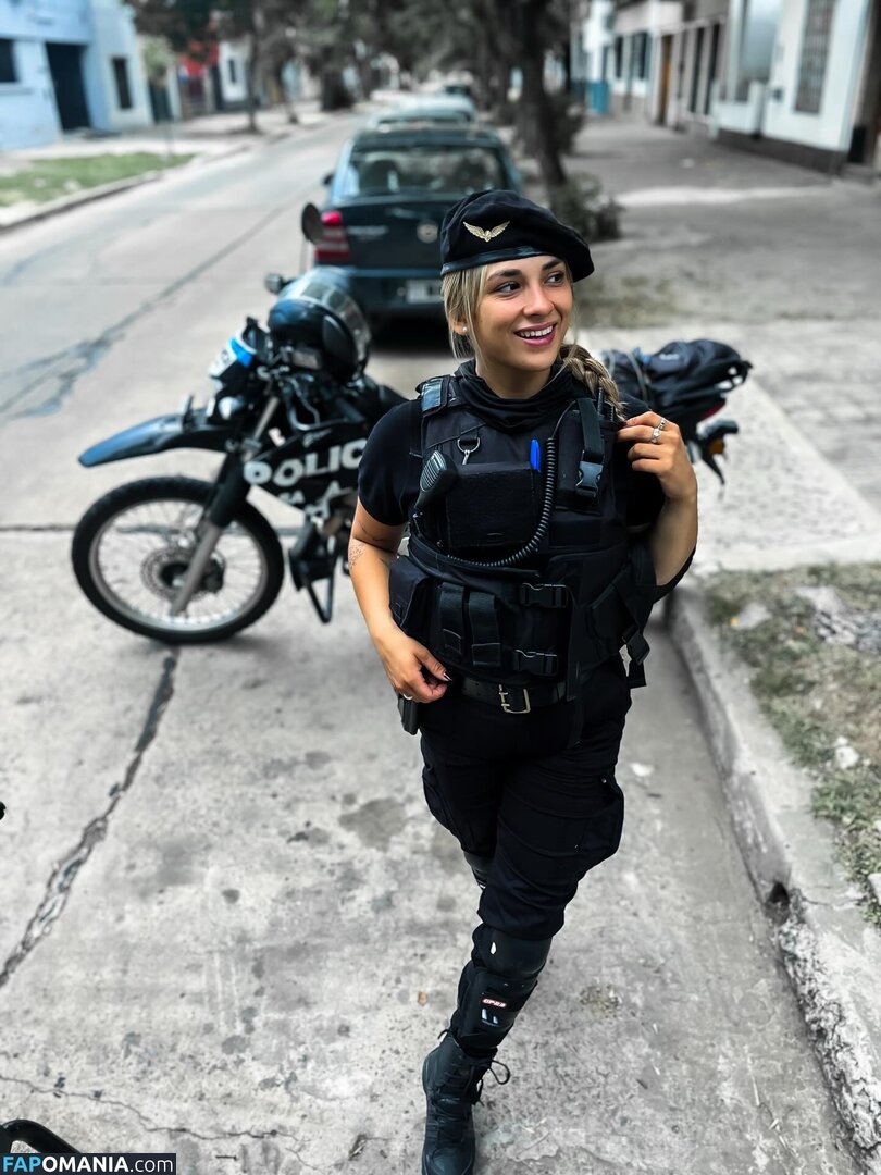 In And Out Uniform Nu OnlyFans  Foto vazada #26