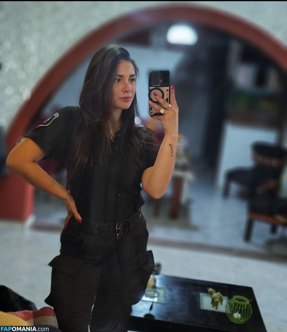 In And Out Uniform Nu OnlyFans  Foto vazada #29