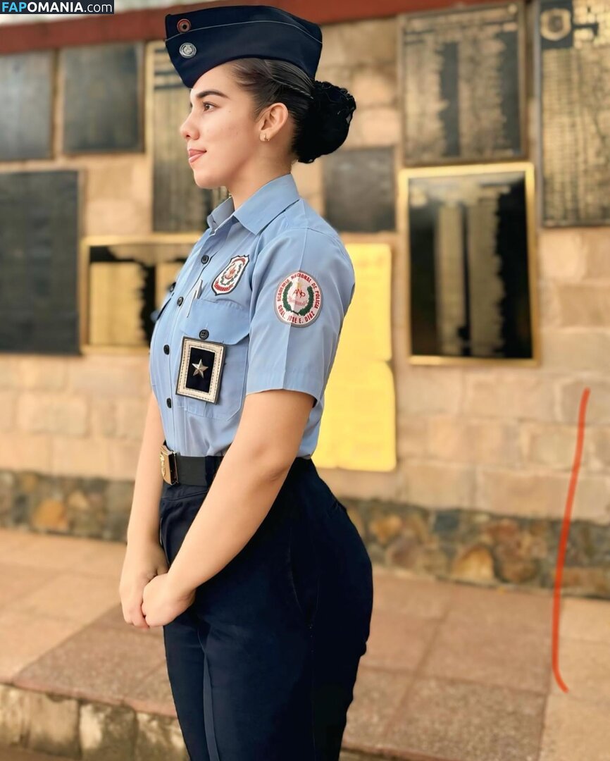 In And Out Uniform Nu OnlyFans  Foto vazada #46