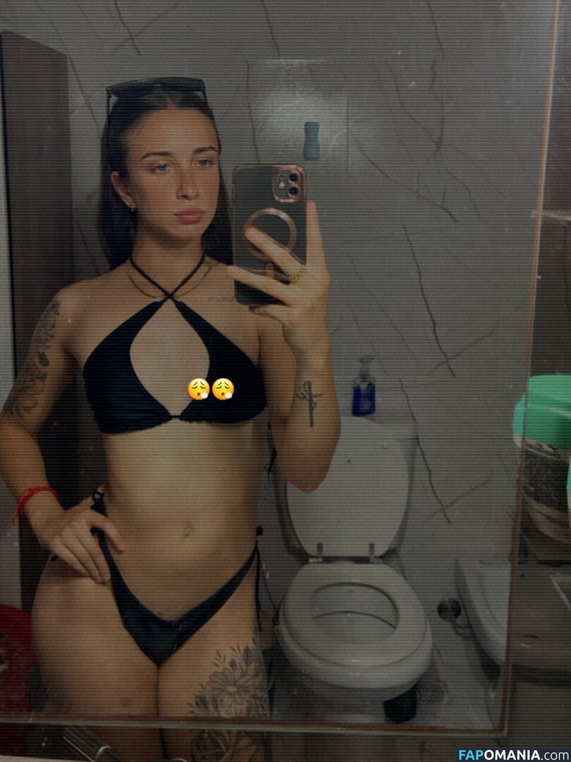 In And Out Uniform Nu OnlyFans  Foto vazada #55