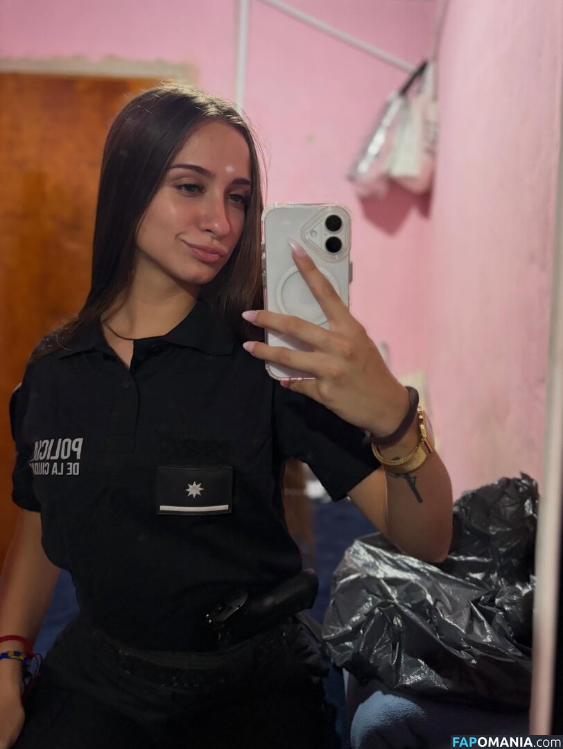 In And Out Uniform Nu OnlyFans  Foto vazada #58