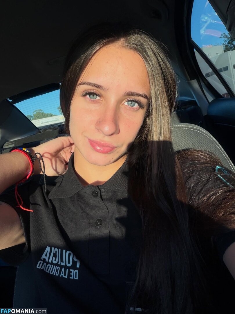 In And Out Uniform Nu OnlyFans  Foto vazada #59