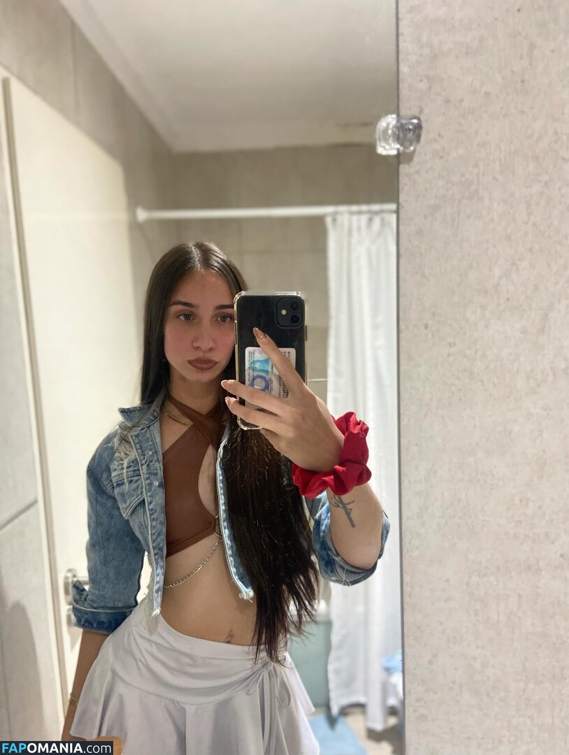 In And Out Uniform Nu OnlyFans  Foto vazada #70