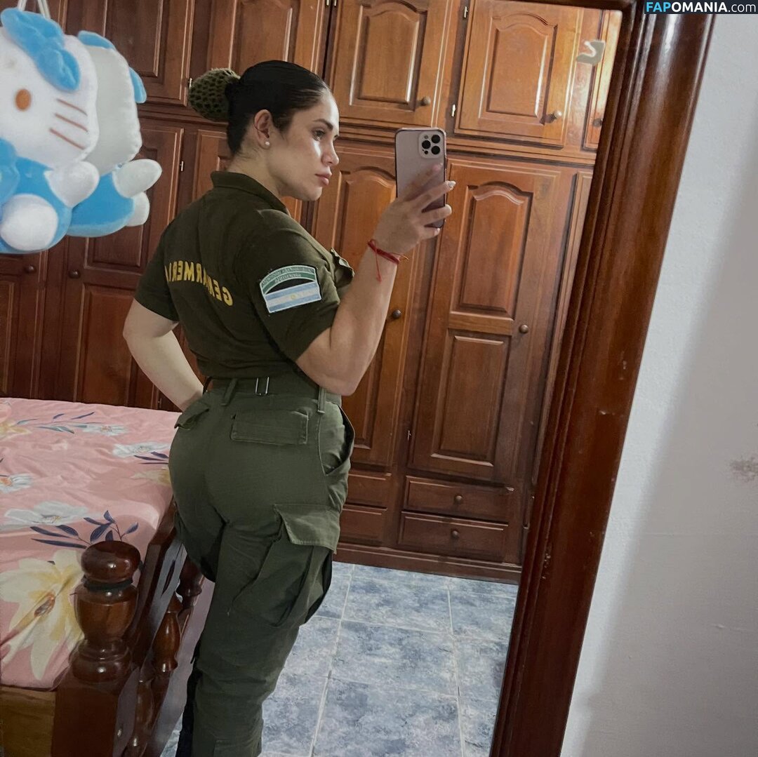 In And Out Uniform Nu OnlyFans  Foto vazada #85