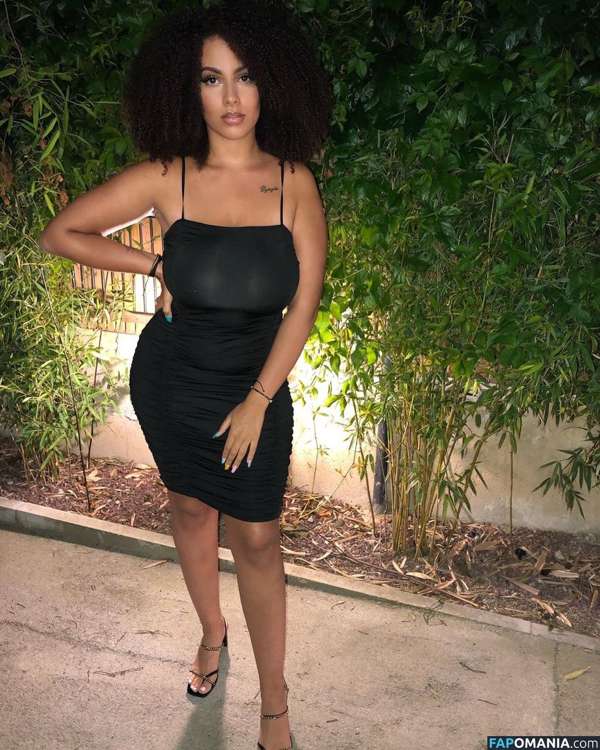 Ines Curly / curlygirl088 / ineees.acr Nu OnlyFans  Foto vazada #6