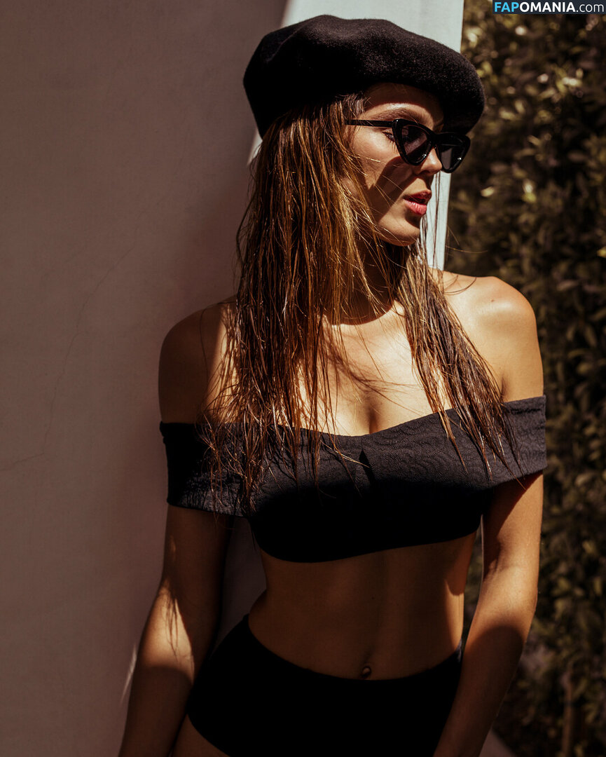 Iris Mittenaere / irismittenaere / summerxiris Nu OnlyFans  Foto vazada #39