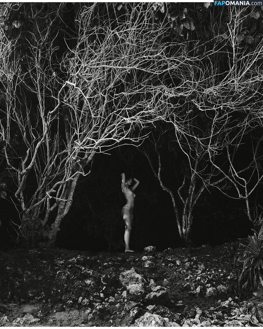 Isabel Kashi / https: / isabelkashi Nu OnlyFans  Foto vazada #7