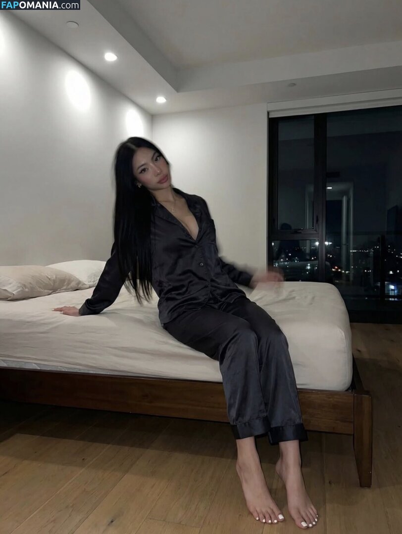 Isabella Yoon / itsisabellayoon Nu OnlyFans  Foto vazada #8