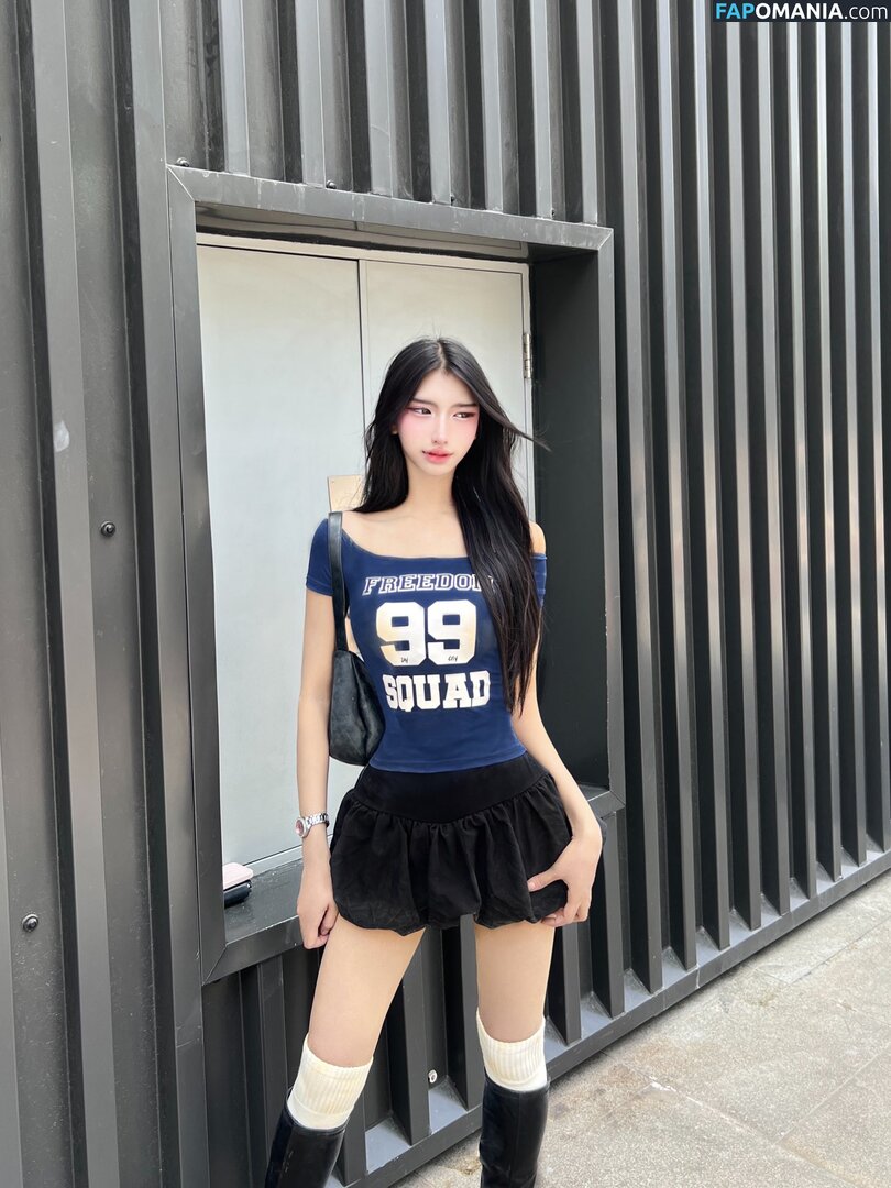 itsmeyuna01 / itstrawberrii / theestrawberry_ Nu OnlyFans  Foto vazada #1