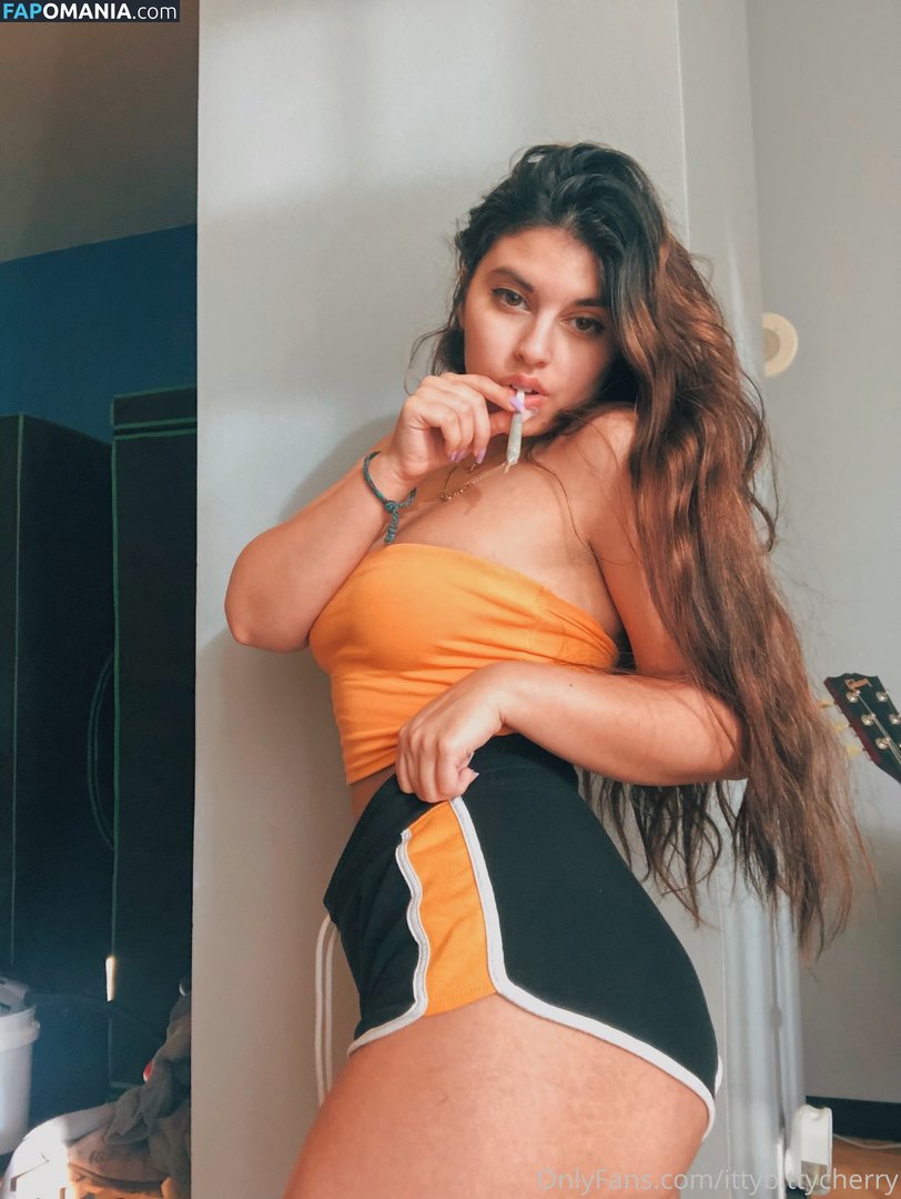 ittybittycherry Nu OnlyFans  Foto vazada #29