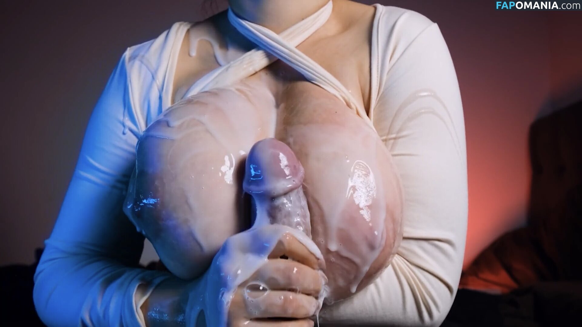 Ivytyche / ivyche_ Nu OnlyFans  Foto vazada #1