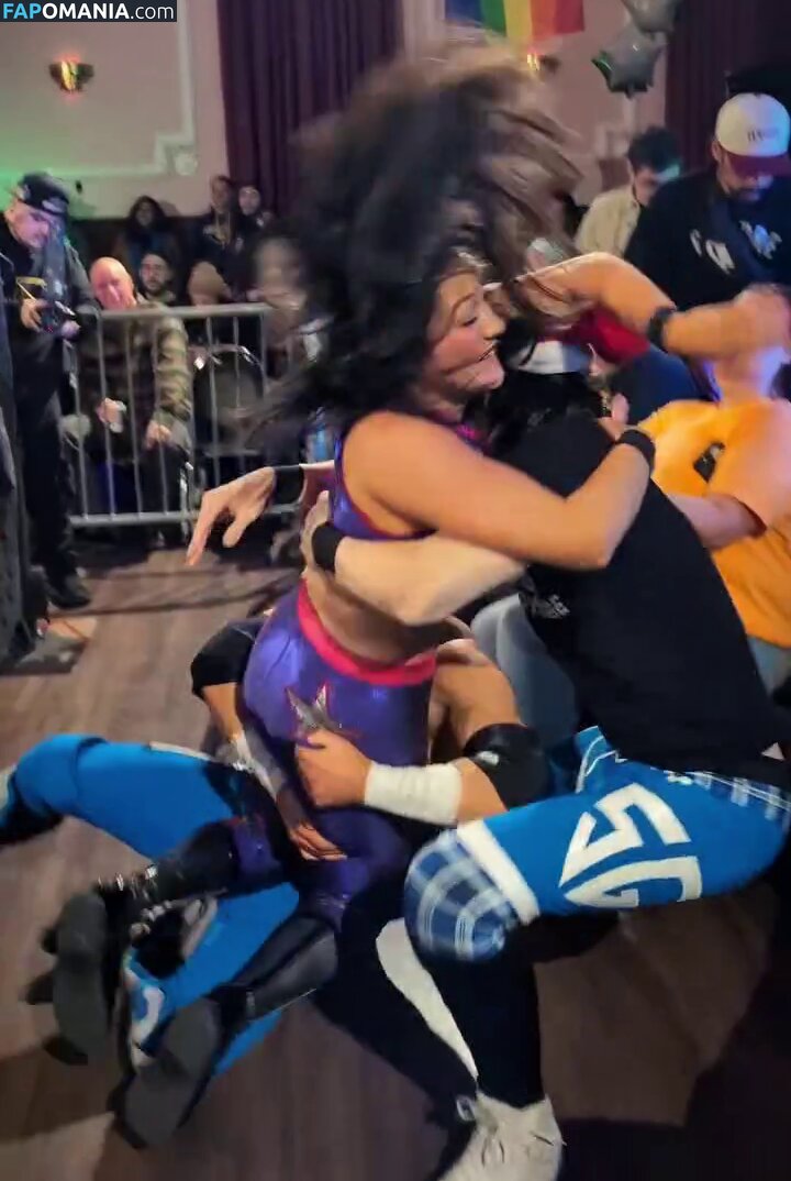 Izzy Moreno  / Izzy Moreno / ItsIzzyMania / itsizzymania Nu OnlyFans  Foto vazada #12