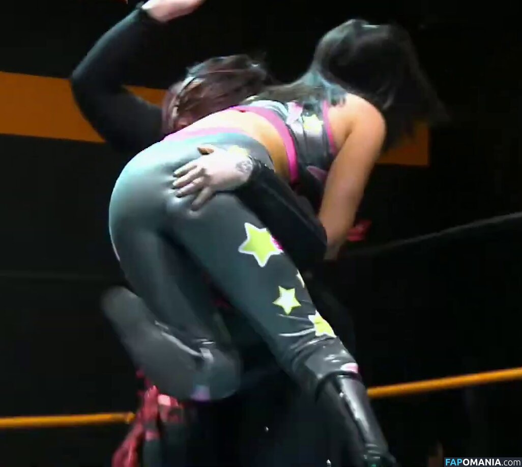 ItsIzzyMania / Izzy Moreno / WWYTWrestling Nu OnlyFans  Foto vazada #31