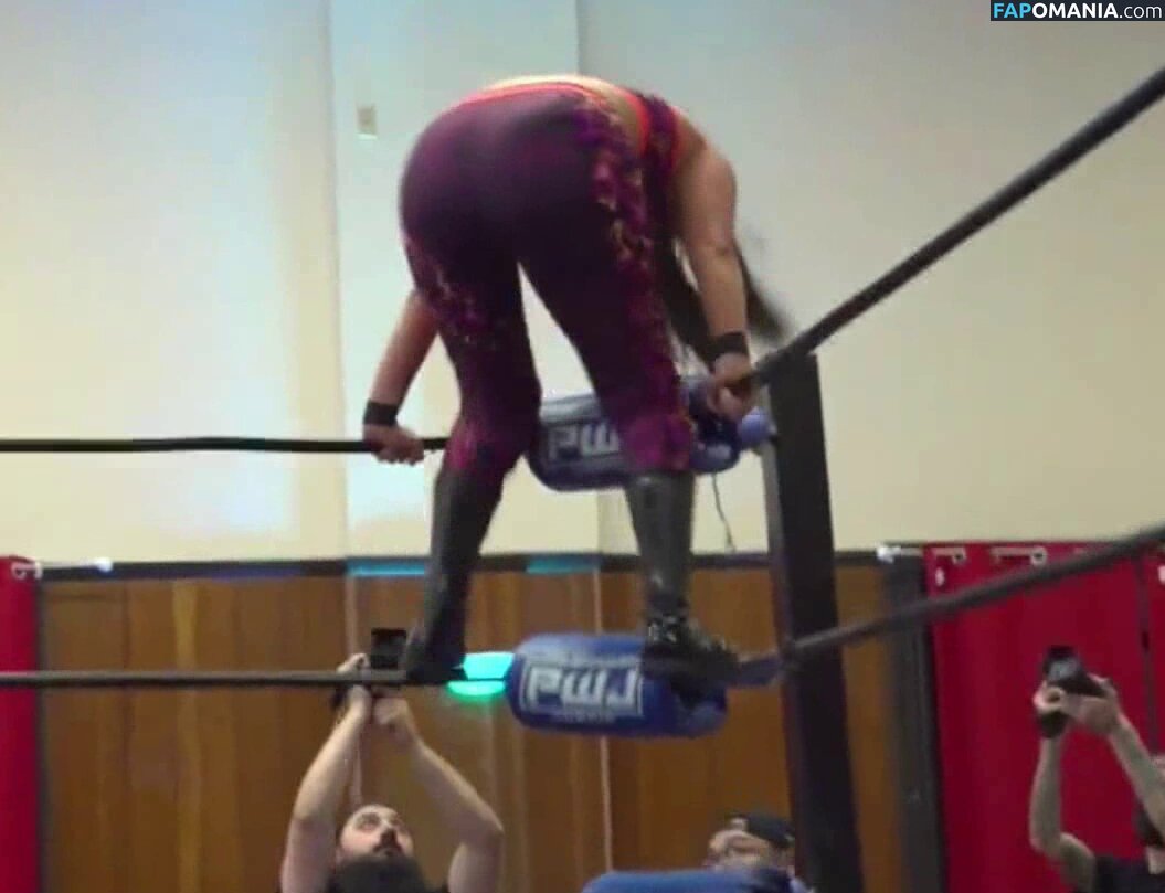 ItsIzzyMania / Izzy Moreno / WWYTWrestling Nu OnlyFans  Foto vazada #57