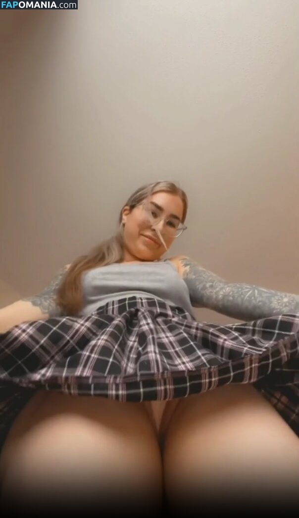 Jen Brett / JenBretty / therealjenbretty Nu OnlyFans  Foto vazada #817