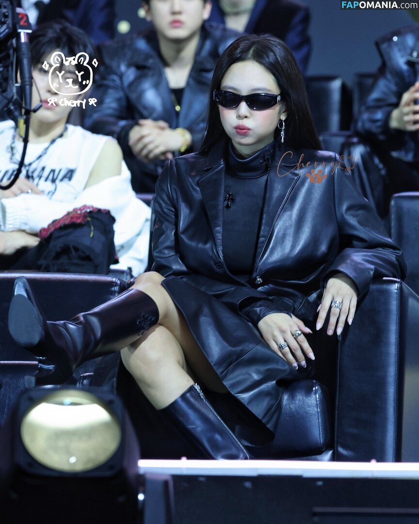 Blackpink / Jennie | BLΛƆKPIИK / jennierubyjane / sheflieshigh Nu OnlyFans  Foto vazada #478