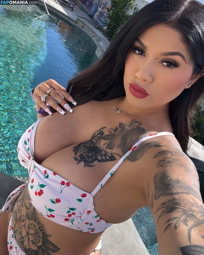 Jessica Elliott / Jessica Estrada / https: / jesslilyelliott / pinky_von_tease / pinkyvont Nu OnlyFans  Foto vazada #2