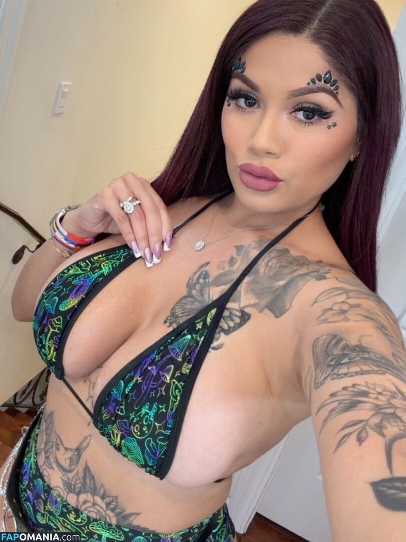 Jessica Elliott / Jessica Estrada / https: / jesslilyelliott / pinky_von_tease / pinkyvont Nu OnlyFans  Foto vazada #10