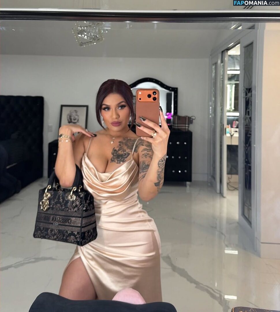 Jessica Elliott / Jessica Estrada / https: / jesslilyelliott / pinky_von_tease / pinkyvont Nu OnlyFans  Foto vazada #12
