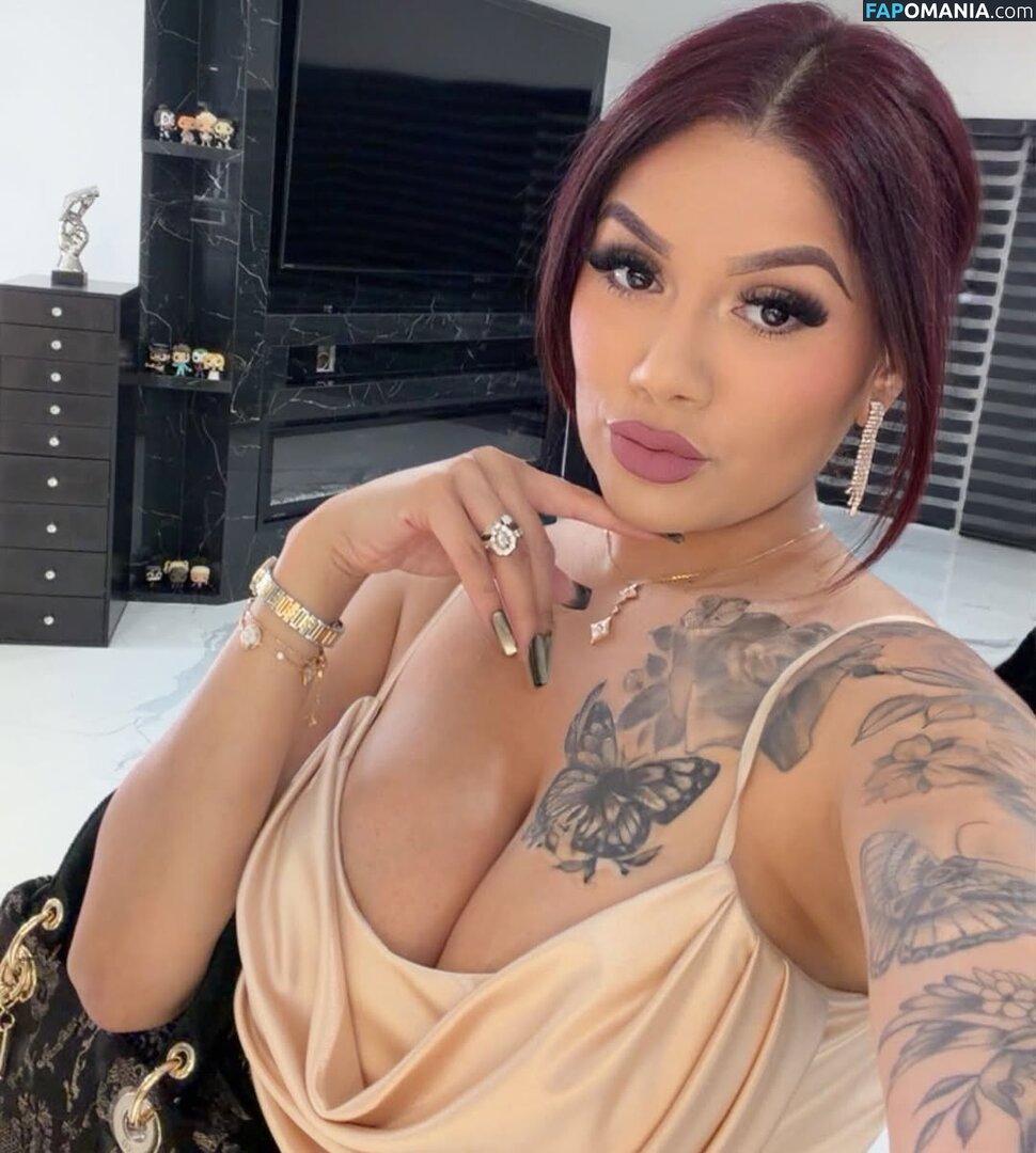 Jessica Elliott / Jessica Estrada / https: / jesslilyelliott / pinky_von_tease / pinkyvont Nu OnlyFans  Foto vazada #13