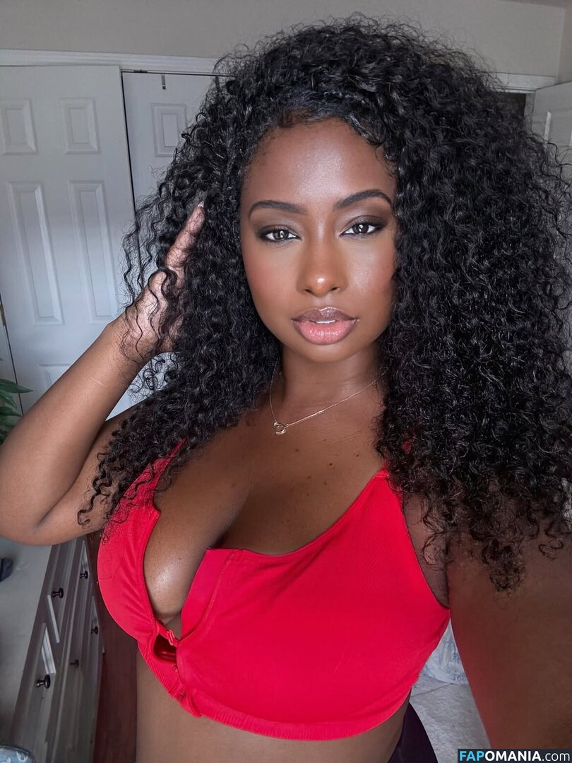 jharionne Nu OnlyFans  Foto vazada #2