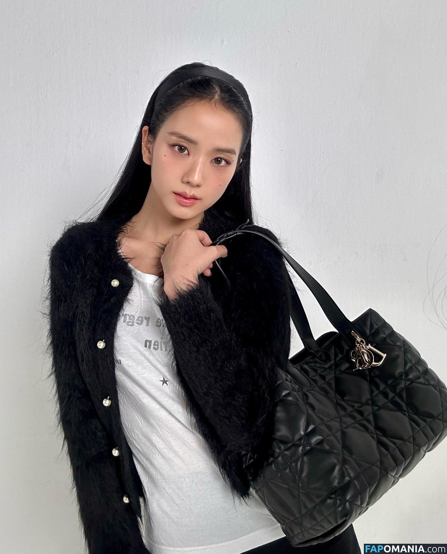 BLACKPINK / Jisoo / qenshizu / sooyaaa__ Nu OnlyFans  Foto vazada #14