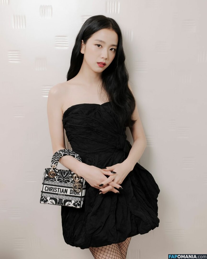 BLACKPINK / Jisoo / qenshizu / sooyaaa__ Nu OnlyFans  Foto vazada #93