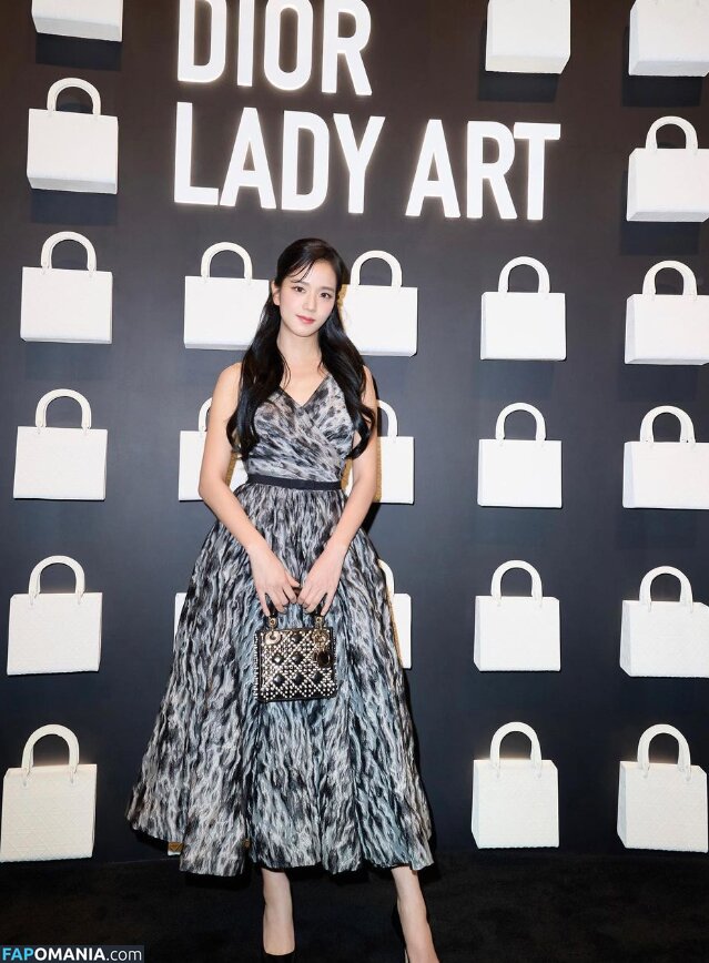 BLACKPINK / Jisoo / qenshizu / sooyaaa__ Nu OnlyFans  Foto vazada #97