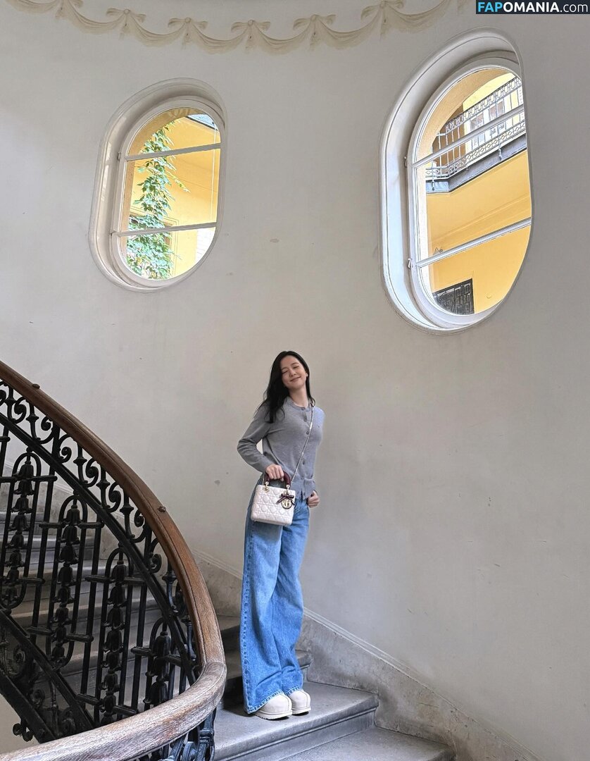 BLACKPINK / Jisoo / qenshizu / sooyaaa__ Nu OnlyFans  Foto vazada #558