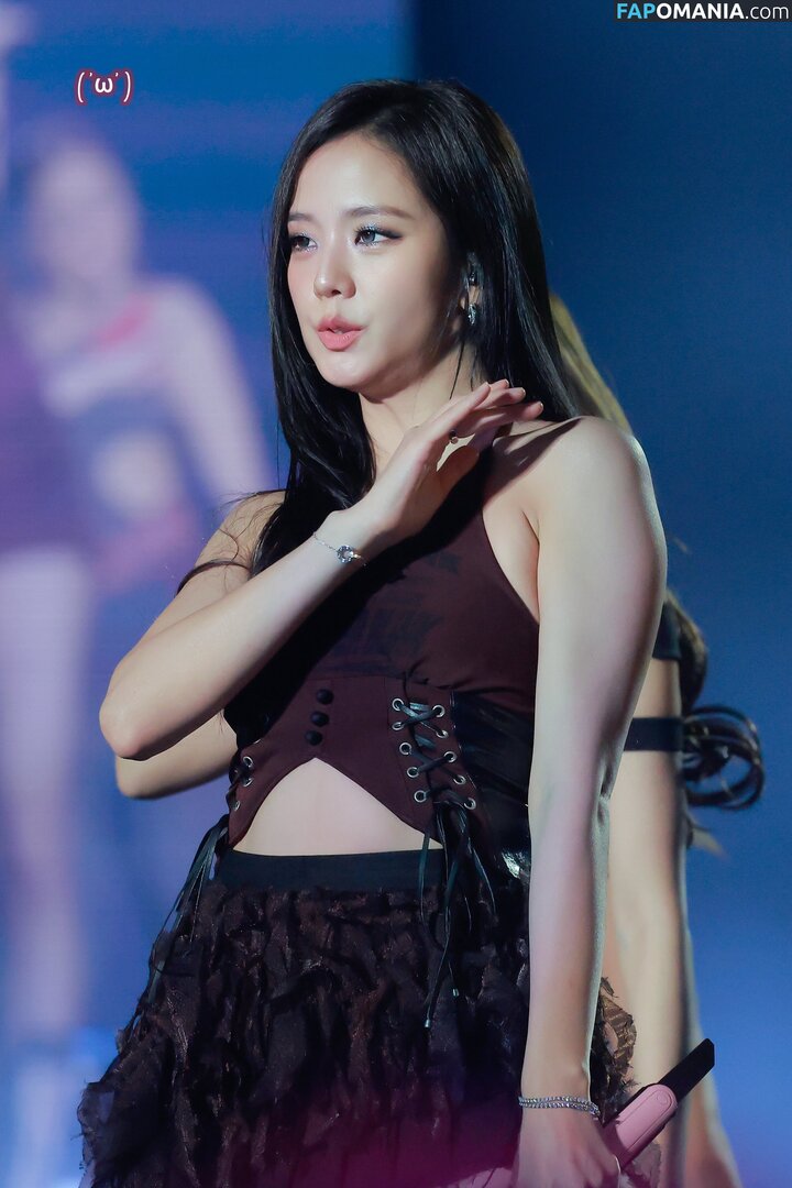 BLACKPINK / Jisoo / qenshizu / sooyaaa__ Nu OnlyFans  Foto vazada #581