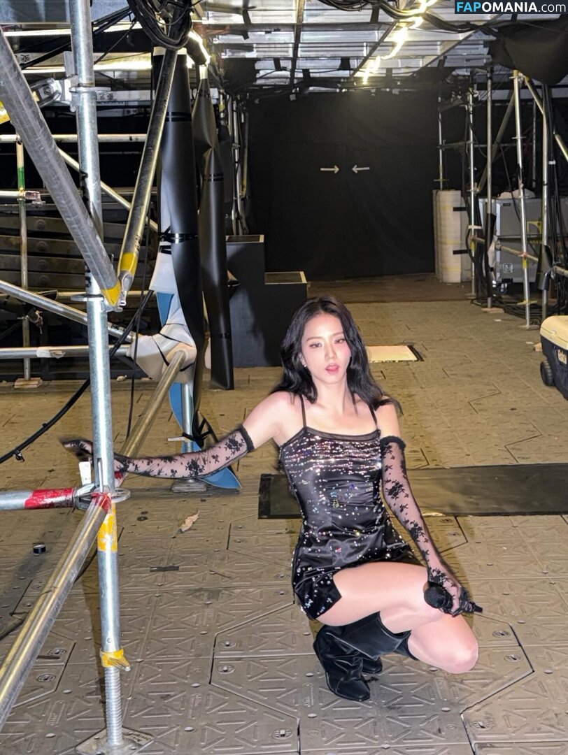 BLACKPINK / Jisoo / qenshizu / sooyaaa__ Nu OnlyFans  Foto vazada #597