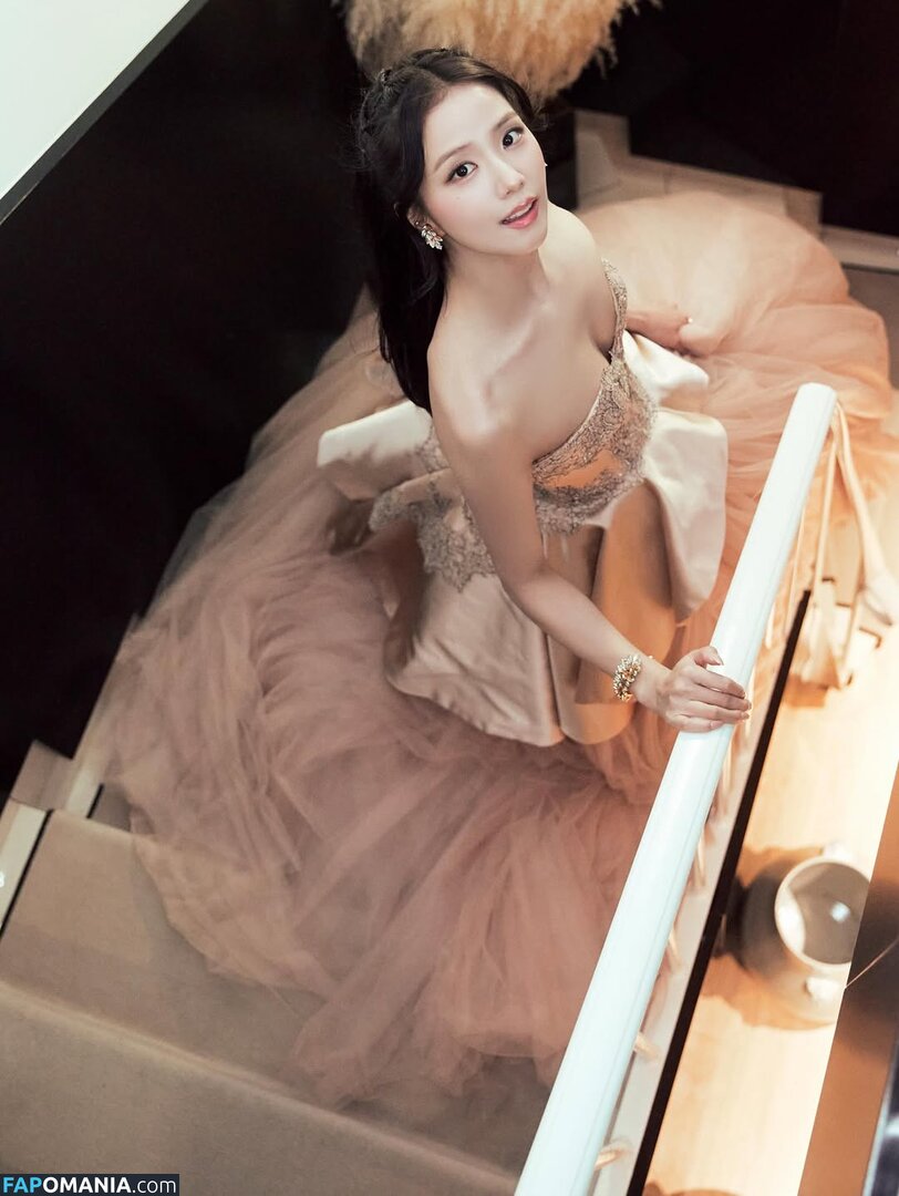 BLACKPINK / Jisoo / qenshizu / sooyaaa__ Nu OnlyFans  Foto vazada #613