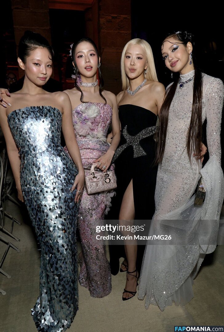 BLACKPINK / Jisoo / qenshizu / sooyaaa__ Nu OnlyFans  Foto vazada #637