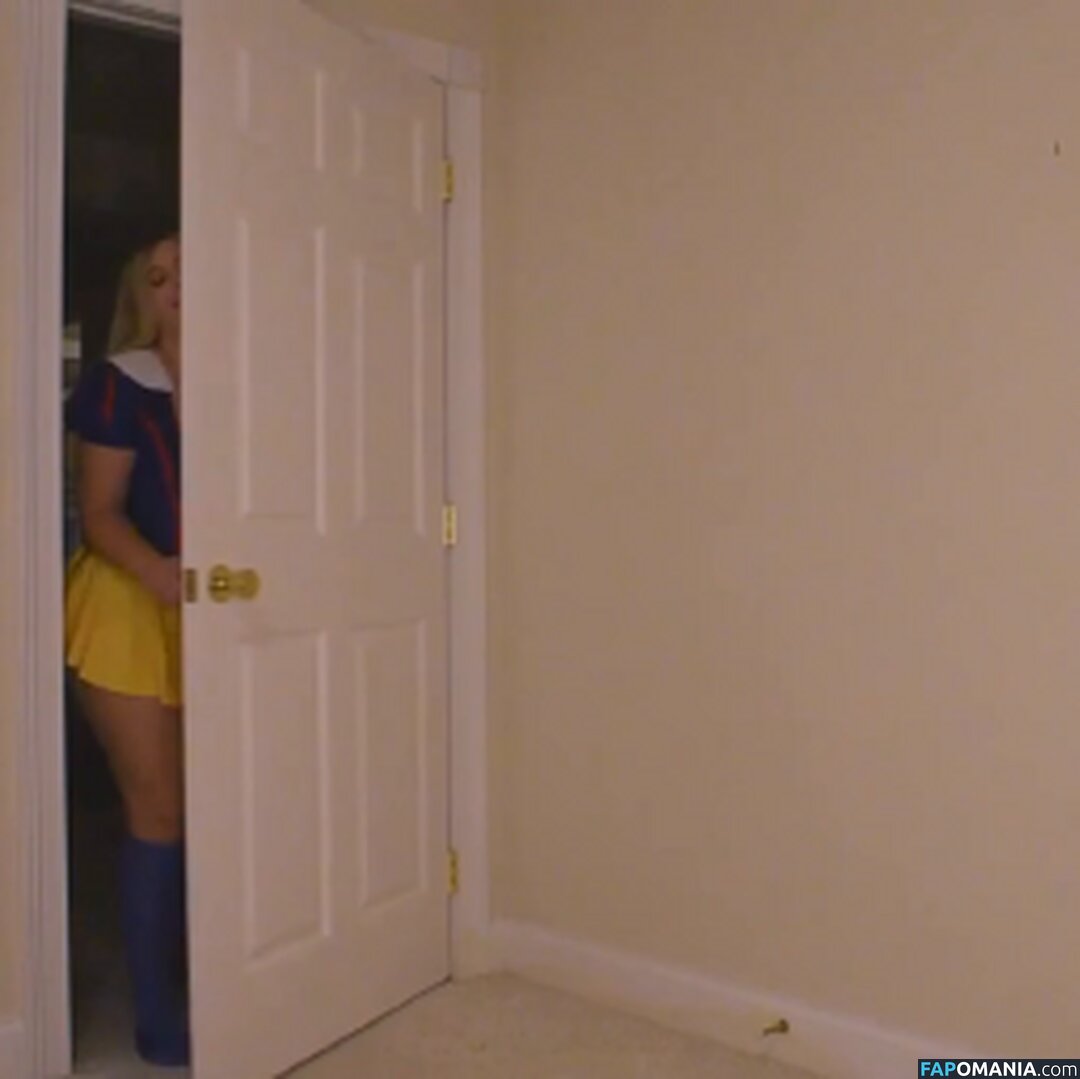 Jocelyn Baker / Jocybaker / jocelynellenbaker / jocibaker / naughtymilfjoci Nu OnlyFans  Foto vazada #41