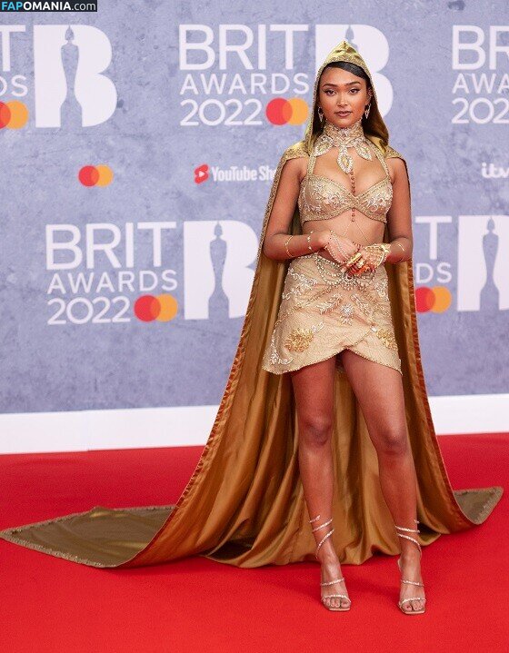 Joy Crookes / https: / joycrookes Nu OnlyFans  Foto vazada #37