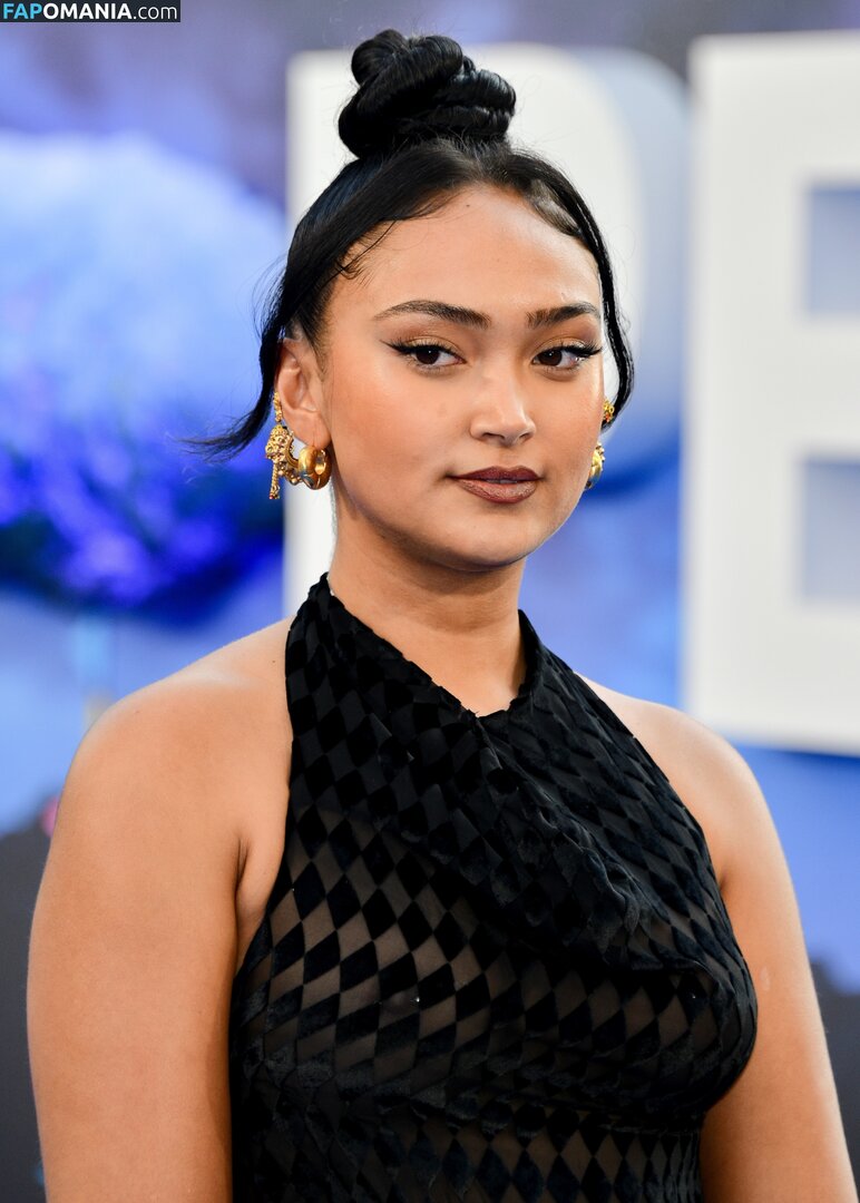 Joy Crookes / https: / joycrookes Nu OnlyFans  Foto vazada #45