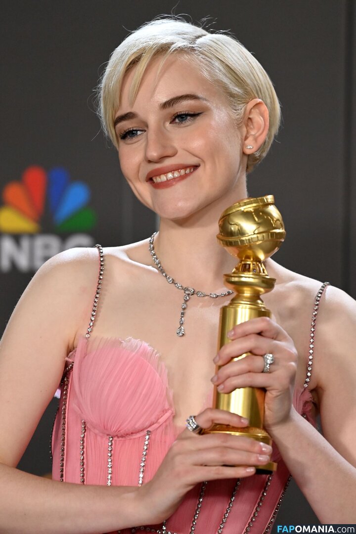 Julia Garner / juliagarnerofficial / ztyg_29 Nu OnlyFans  Foto vazada #13