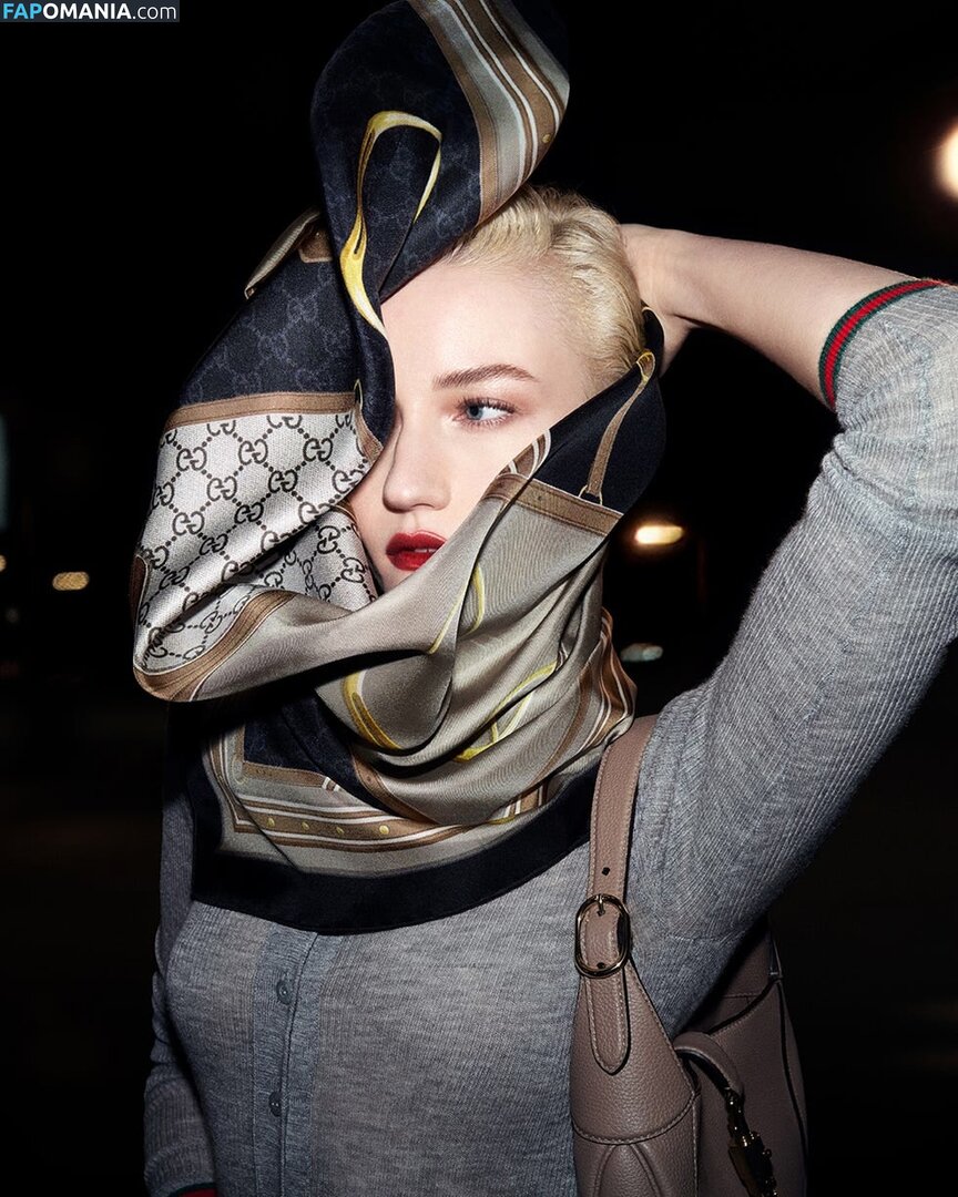 Julia Garner / juliagarnerofficial / ztyg_29 Nu OnlyFans  Foto vazada #16