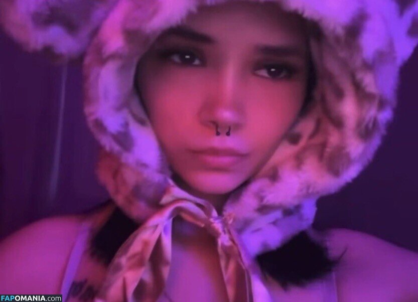 Julia Graham / https: / teasingmoon / teasingmoon... / temptedevil / temptedevil... Nu OnlyFans  Foto vazada #2