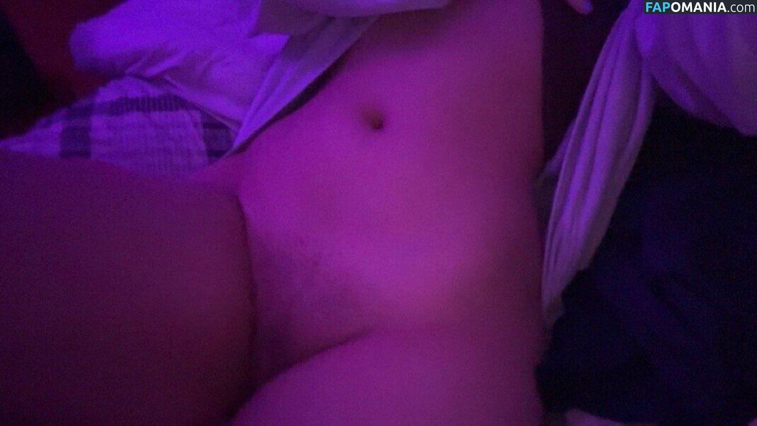 Julia Graham / https: / teasingmoon / teasingmoon... / temptedevil / temptedevil... Nu OnlyFans  Foto vazada #17