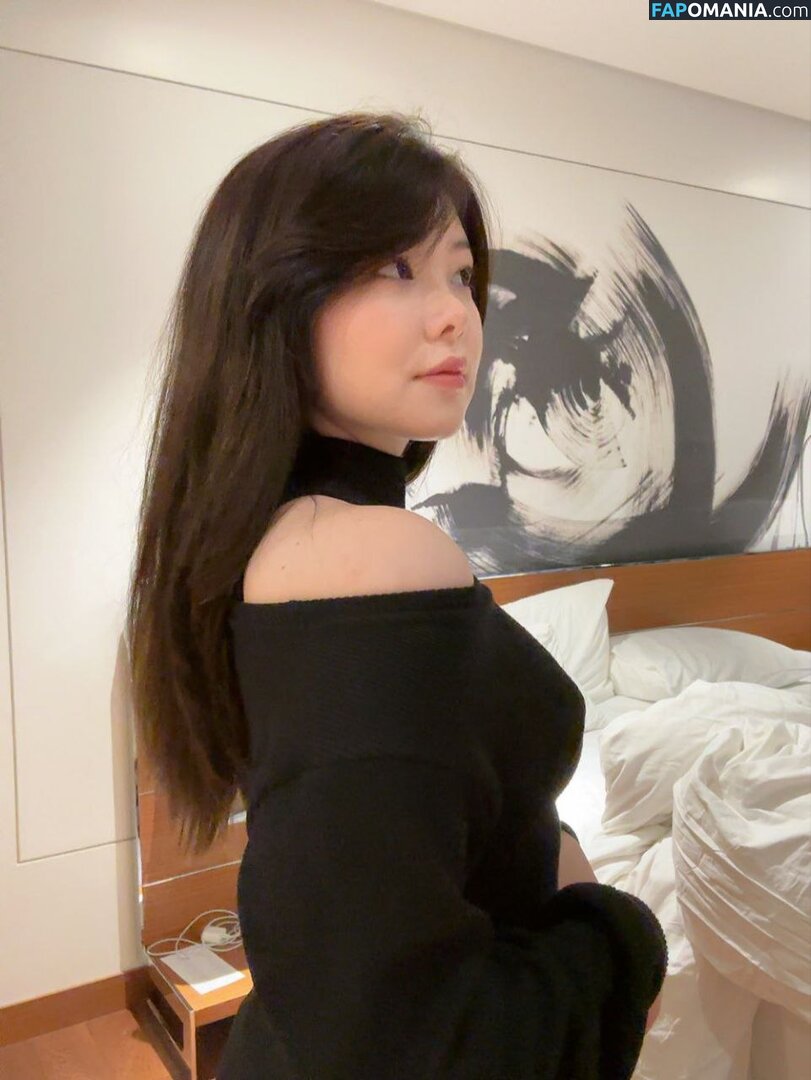 Júlia Nakamura / Mayumi / jumayumin1 Nu OnlyFans  Foto vazada #1