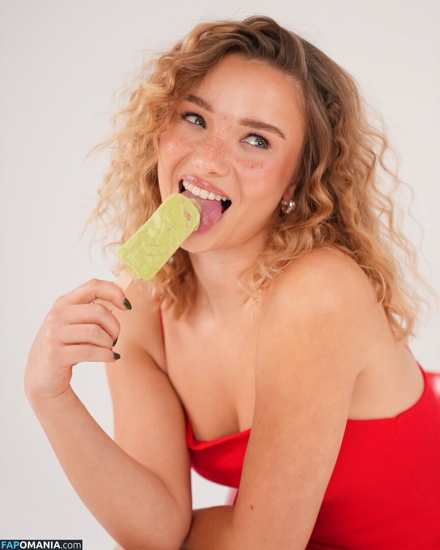 Julia Beautx / Julia Willecke / https: / juliabeautx Nu OnlyFans  Foto vazada #3