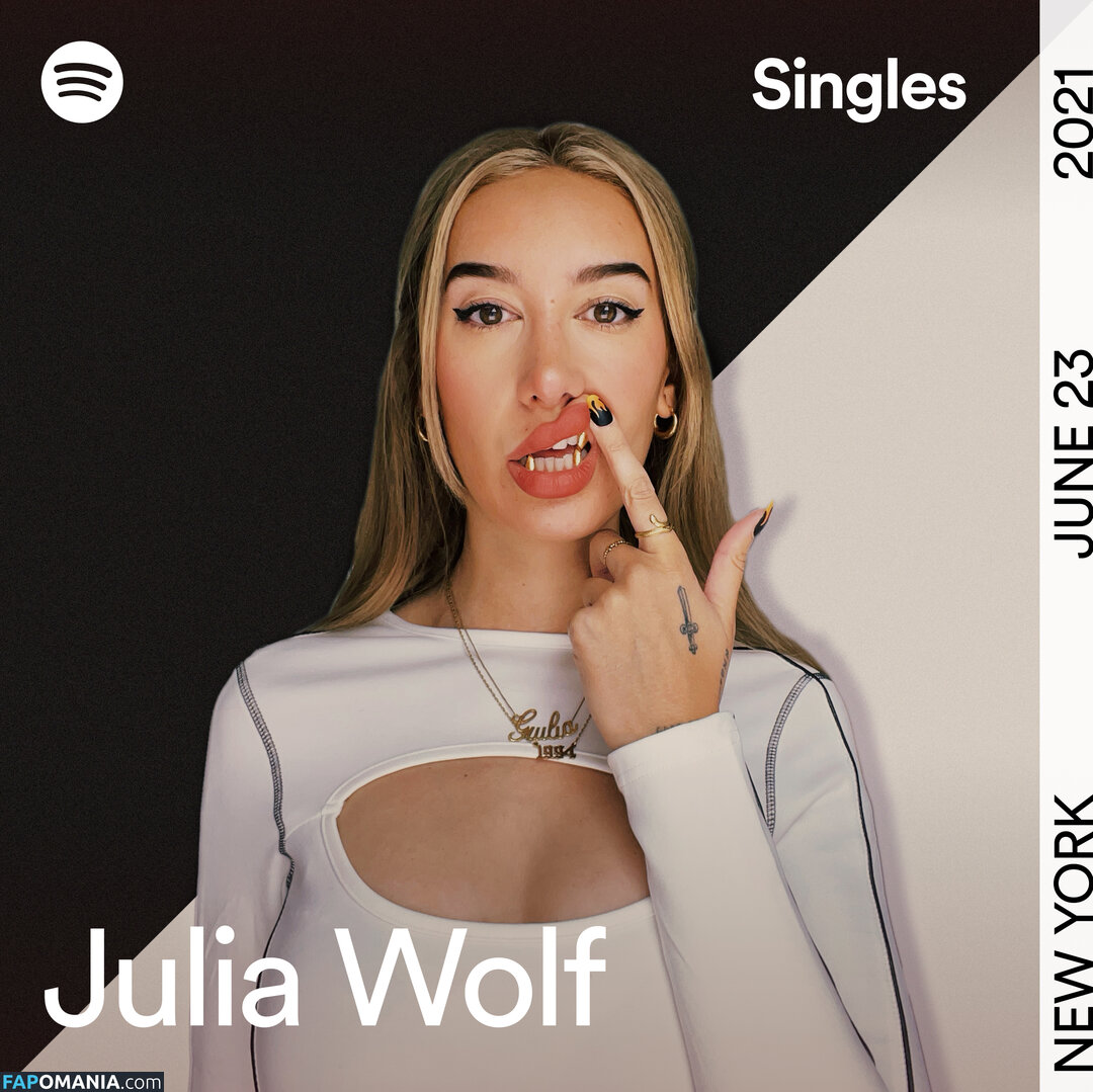 Julia Wolf / wolf__chef Nu OnlyFans  Foto vazada #2