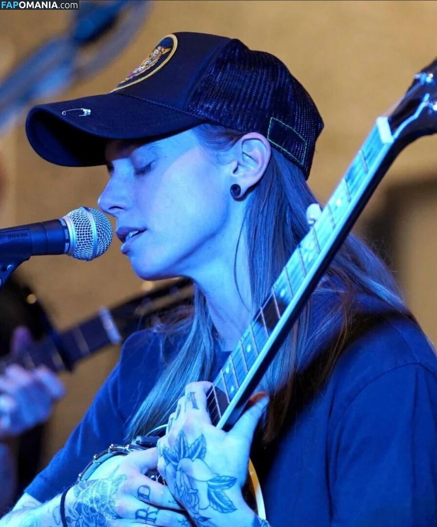 Julien Baker / julienrbaker Nu OnlyFans  Foto vazada #23