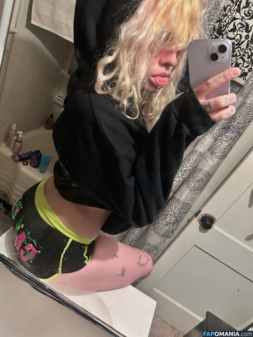 Junkrotica / fetidfetish / u415353059 / vomitjuggler Nu OnlyFans  Foto vazada #1