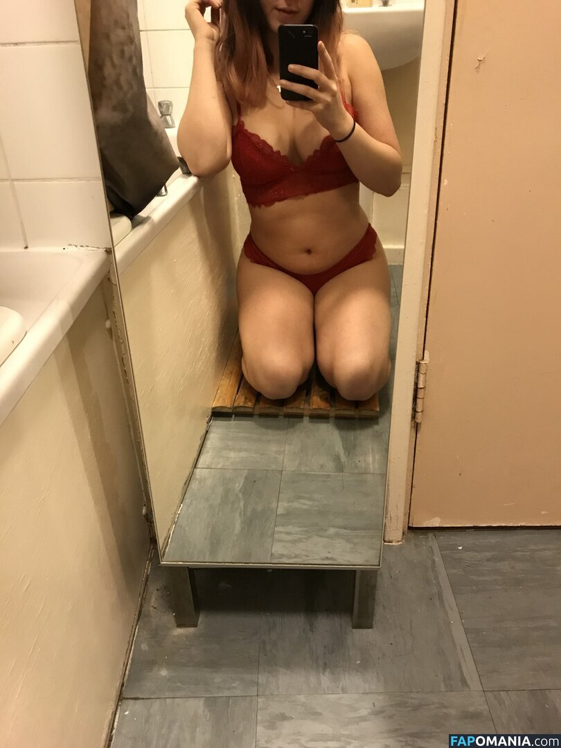 jupiter / mama_watchi / yaprax96 Nu OnlyFans  Foto vazada #8