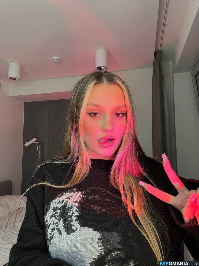 kae4ka / kake4u / whatkayawants Nu OnlyFans  Foto vazada #6