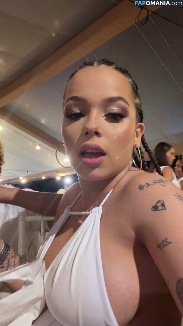 Kamyla Maria / kamysmarya Nu OnlyFans  Foto vazada #1