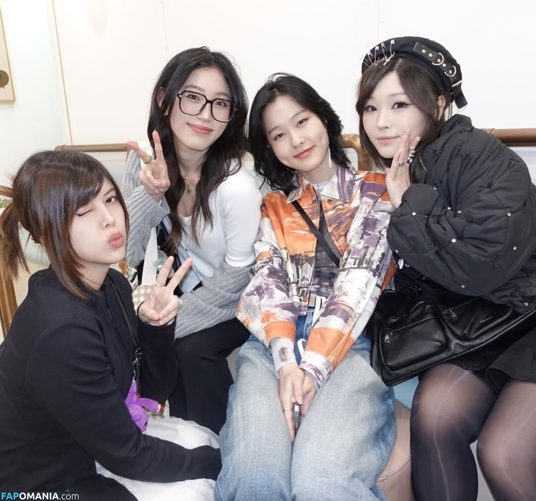 Aikuros / Hyoon / Kang Hee Yoon / floaromaa Nu OnlyFans  Foto vazada #386